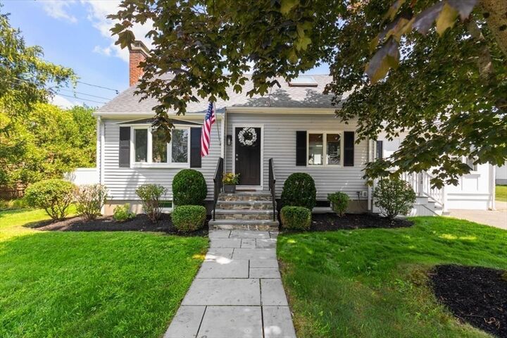 338 Thacher St  Milton MA 02186 photo