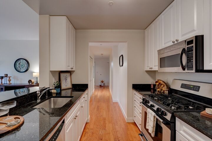 Property Photo:  519 Harrison Ave 421D  MA 02118 