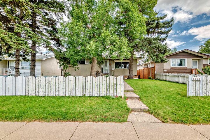 2208 47 Street SE  Calgary AB T2B 1L6 photo