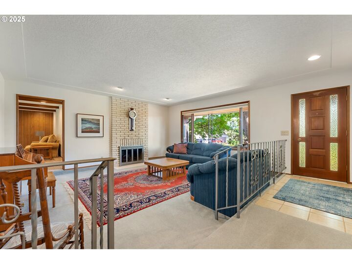 Property Photo:  14646 NE Weidler St  OR 97230 