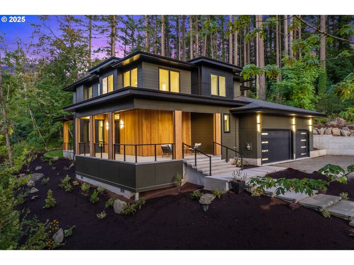 9630 SW Spring Crest Dr  Portland OR 97225 photo