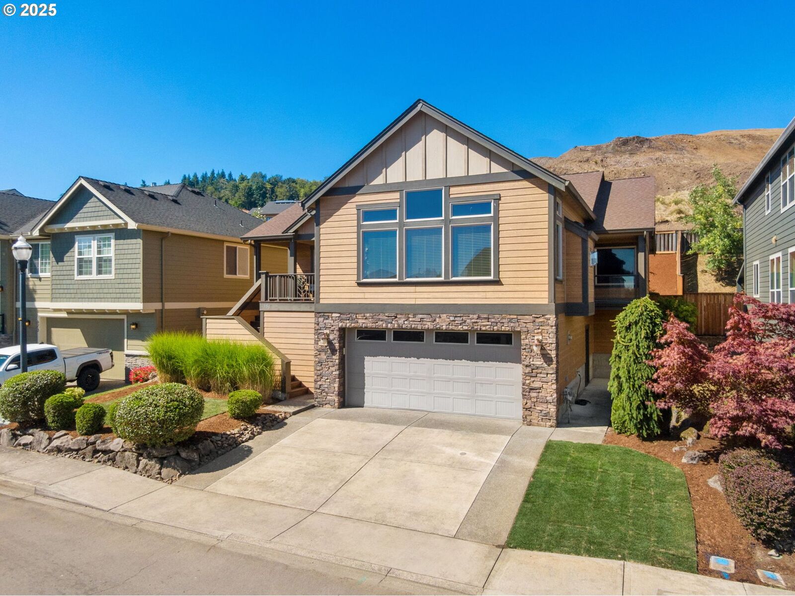 Property Photo:  683 N V St  WA 98671 