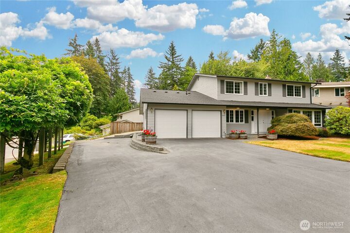 Property Photo: 6609 141st Place NE WA 98052