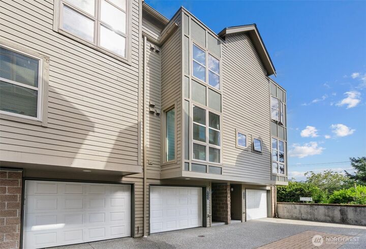 Property Photo:  718  Nob Hill Avenue N B  WA 98109 