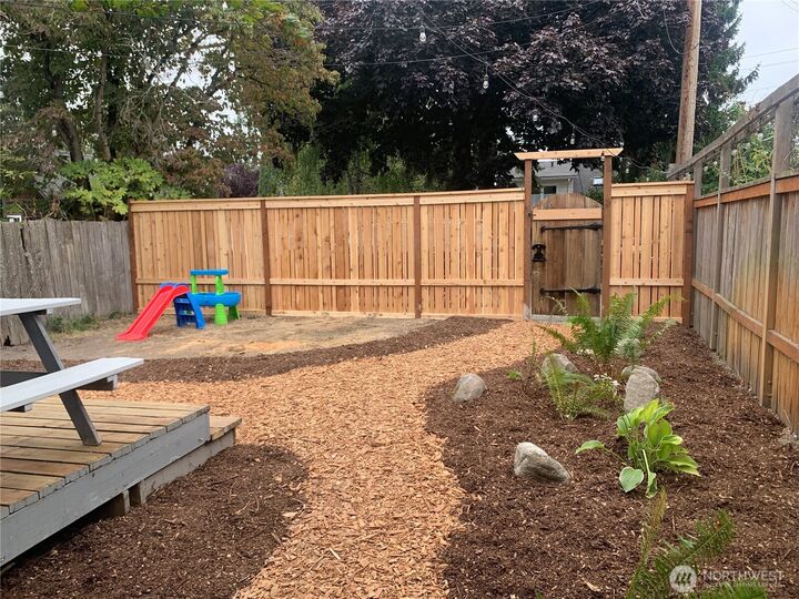 Property Photo:  1910  4th Avenue W  WA 98119 