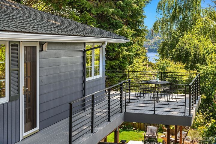 Property Photo:  16524  37th Avenue NE  WA 98155 