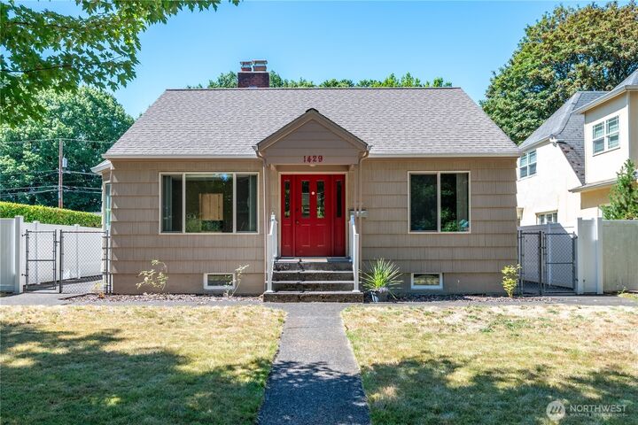 Property Photo:  1429  21st Avenue  WA 98632 
