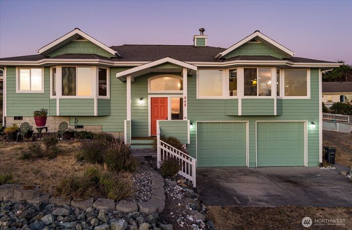 Property Photo:  648  Hacienda Drive  WA 98239 
