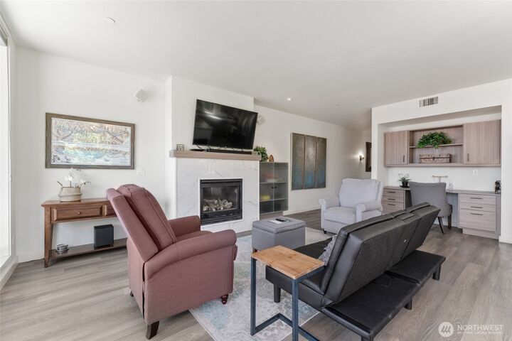 Property Photo:  2220 W Woodin Avenue 201  WA 98816 