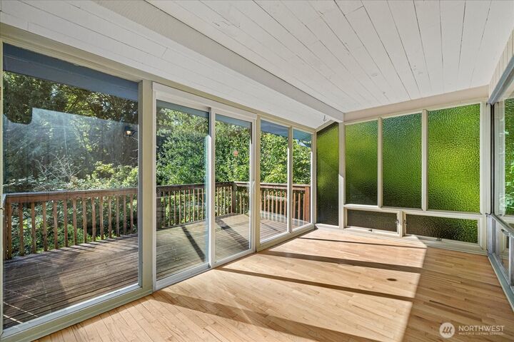 Property Photo:  3415  103rd Place NE  WA 98004 