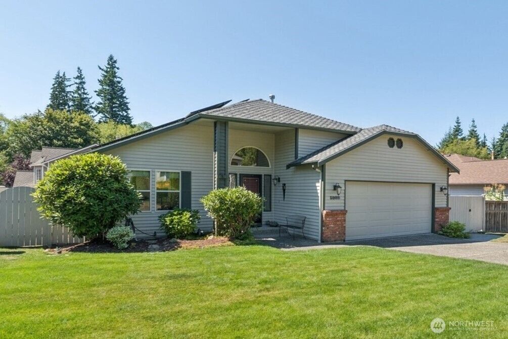 Property Photo:  5002  9th Avenue W  WA 98203 
