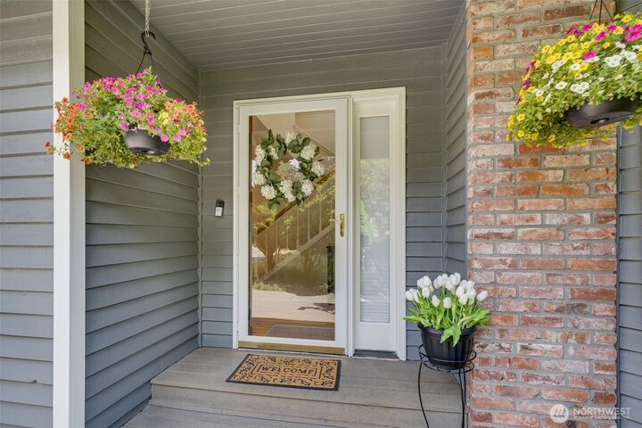 Property Photo:  4310  209th Avenue NE  WA 98074 