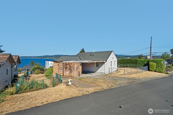 Property Photo:  10658  Laurel Lane S  WA 98178 