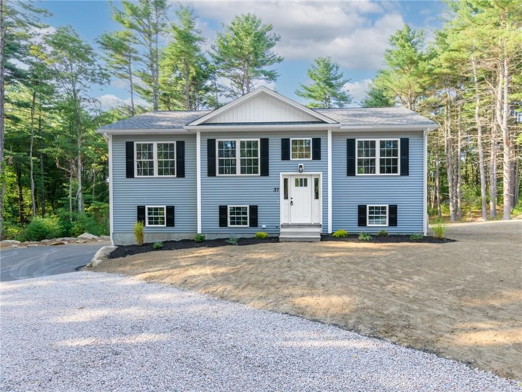 Property Photo:  37 Sunapee Court  RI 02816 