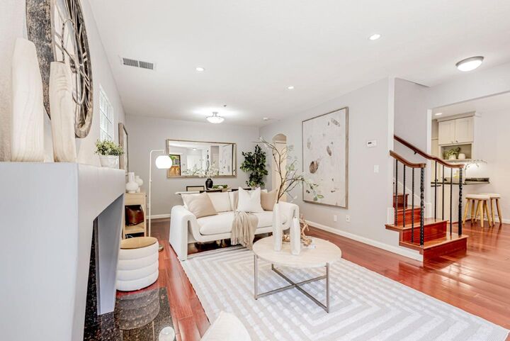 Property Photo:  907 Cowper Street  CA 94301 