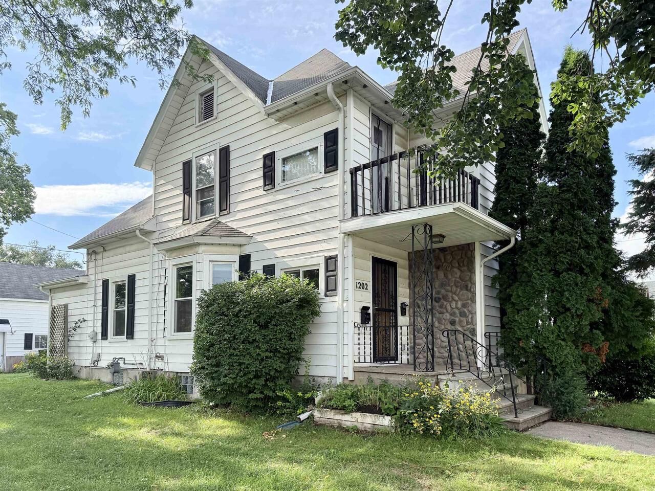 Property Photo:  1202 Vine Street  WI 53511 