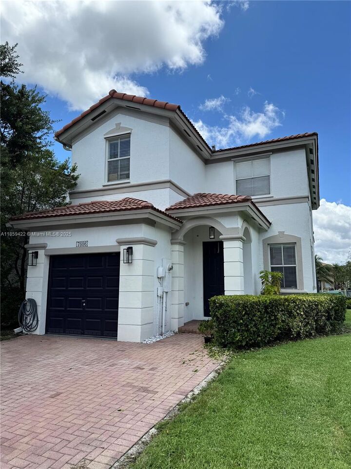 Property Photo: 7886 NW 110th Ave FL 33178