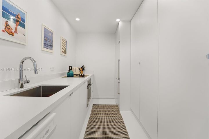 Property Photo: 3 Island Ave 11G FL 33139