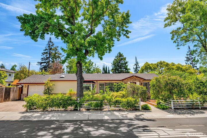 Property Photo:  2668 Ross Road  CA 94303 