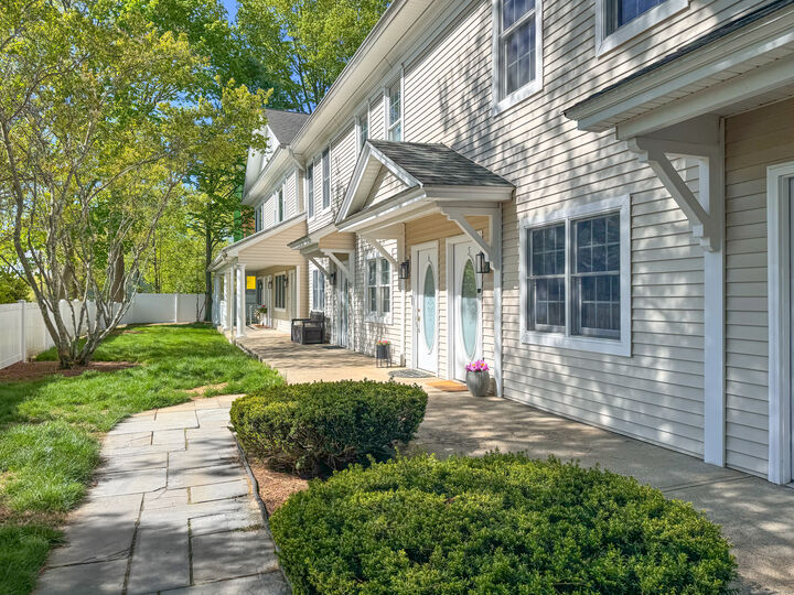 Property Photo:  20 Cross Street 10  CT 06880 