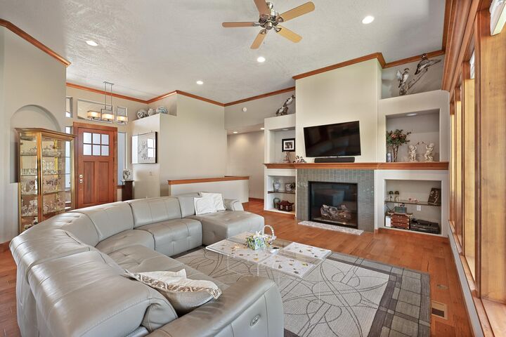 Property Photo: 2020 W Cascade Way WA 99208