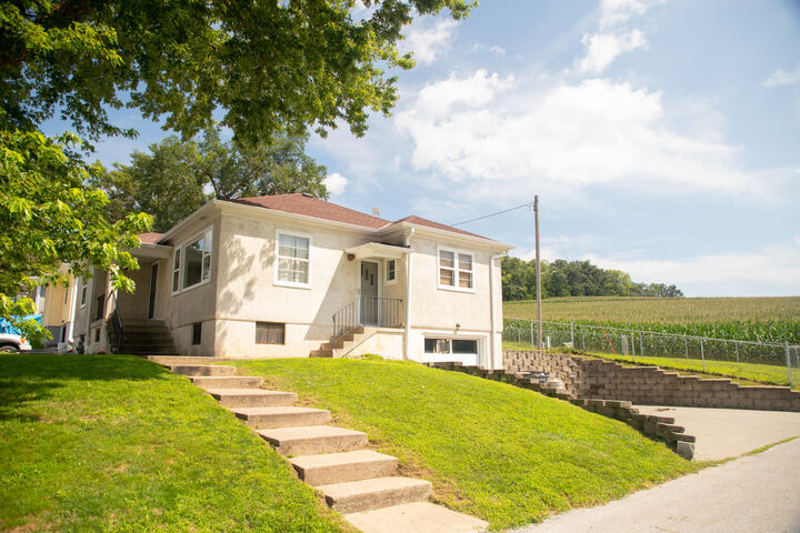 Property Photo:  401 Glass  Street  IA 51560 