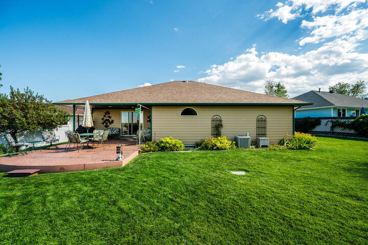 Property Photo: 1719 North Heights Circle WY 82801