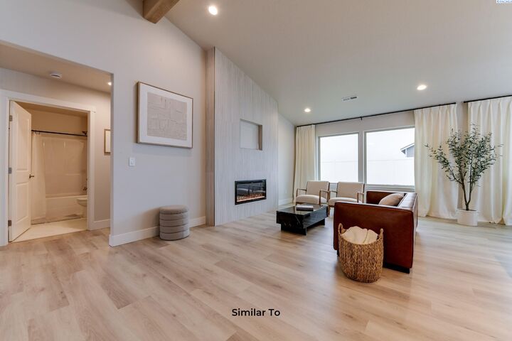 Property Photo:  610 Vineyard St  WA 98930 