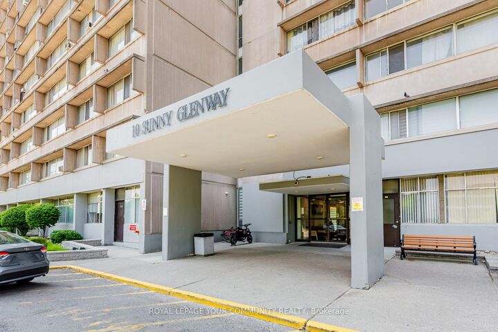 Property Photo: 10 Sunny Glenway 912 ON M3C 2Z3