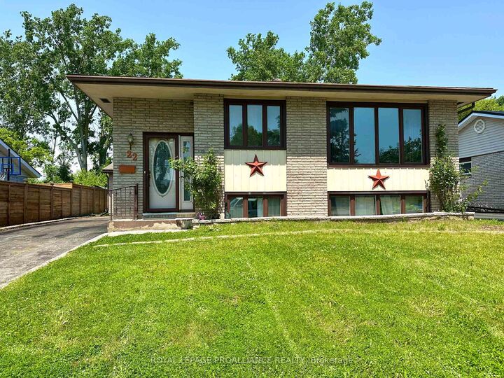 22 Connolly Avenue  Quinte West ON K8V 5T4 photo