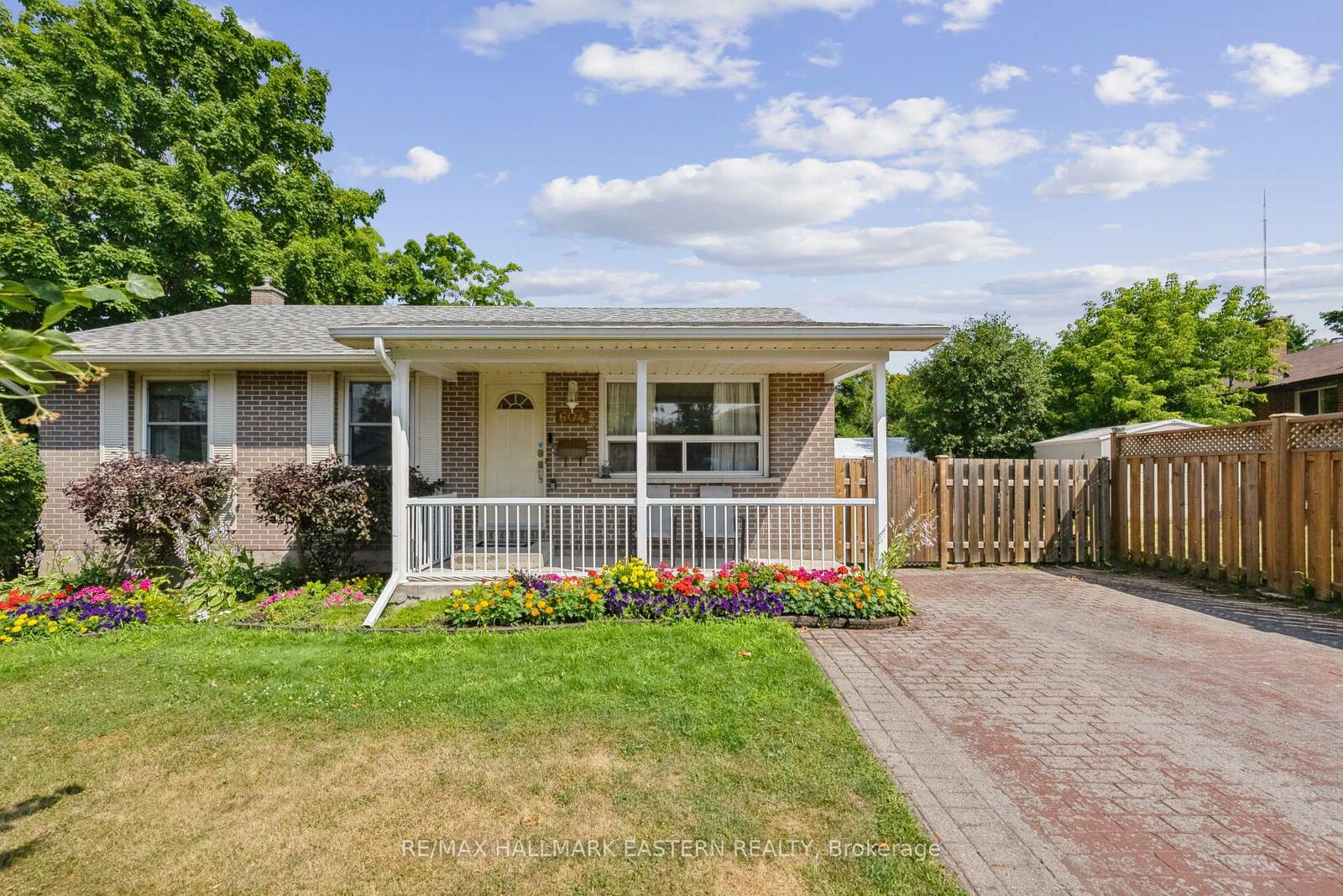 Property Photo: 604 Garside Drive ON K9H 7C7