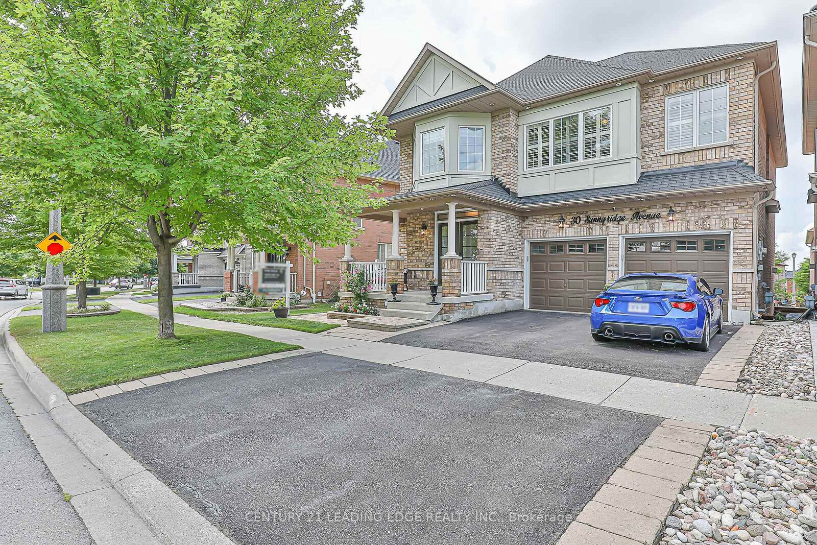 Photo de la propriété:  30 Sunnyridge Avenue  ON L4A 0L2 