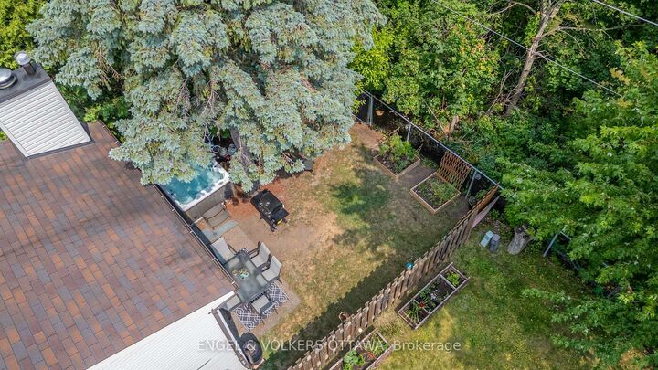 Photo de la propriété:  42 Henfield Avenue  ON K2J 1J8 