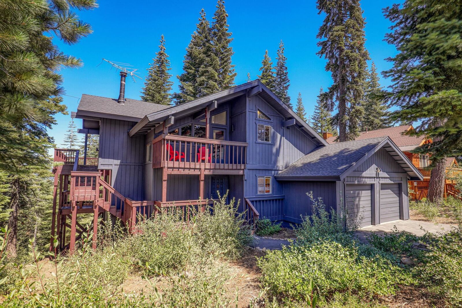 Property Photo: 12133 Skislope Way CA 96161