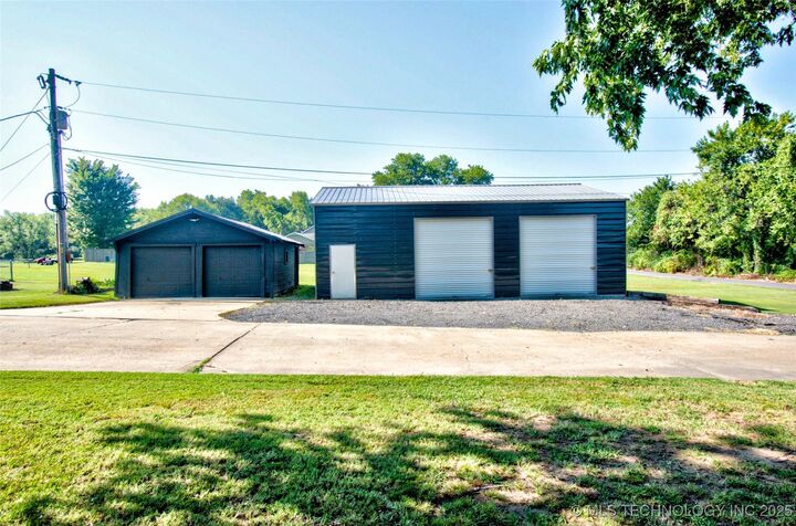Property Photo: 2940 N 17th Street OK 74401