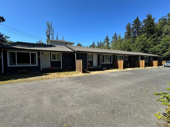Property Photo: 4080 Byng Rd BC V0N 2P0