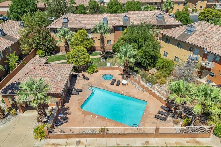 700 N Main St #L6  Washington UT 84780 photo
