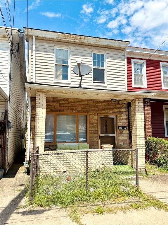Property Photo: 215 E 15th Ave PA 15120