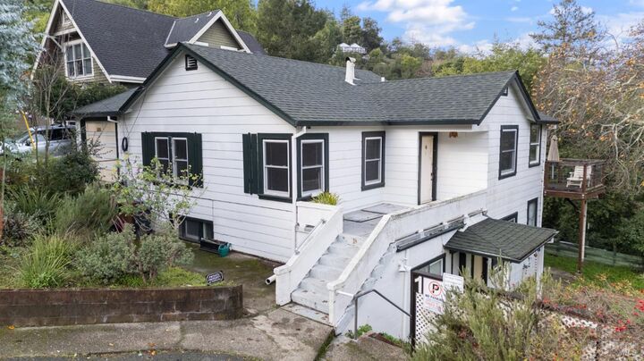 Property Photo:  142 Bungalow Avenue  CA 94901 