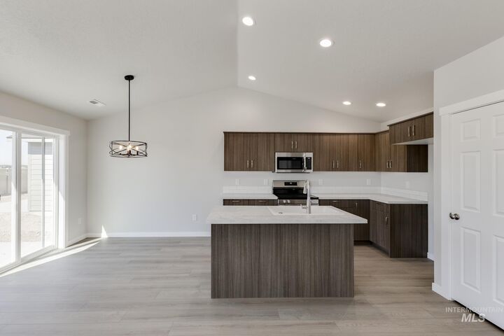 Property Photo: 2851 E Valley Wind St ID 83634