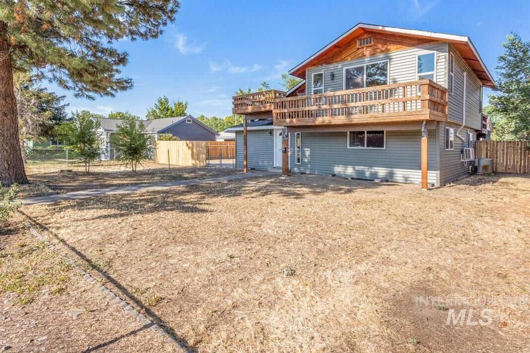 Property Photo:  265 S 11th E  ID 83647-3217 