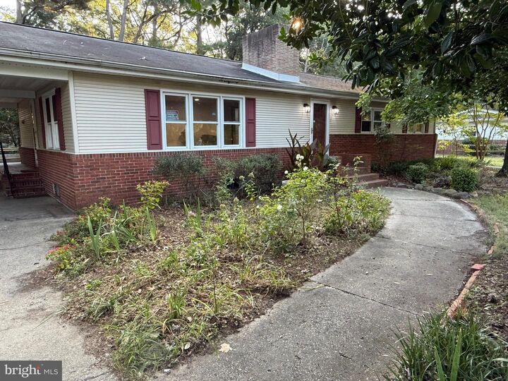 Property Photo:  209 Morris Drive  MD 21804 