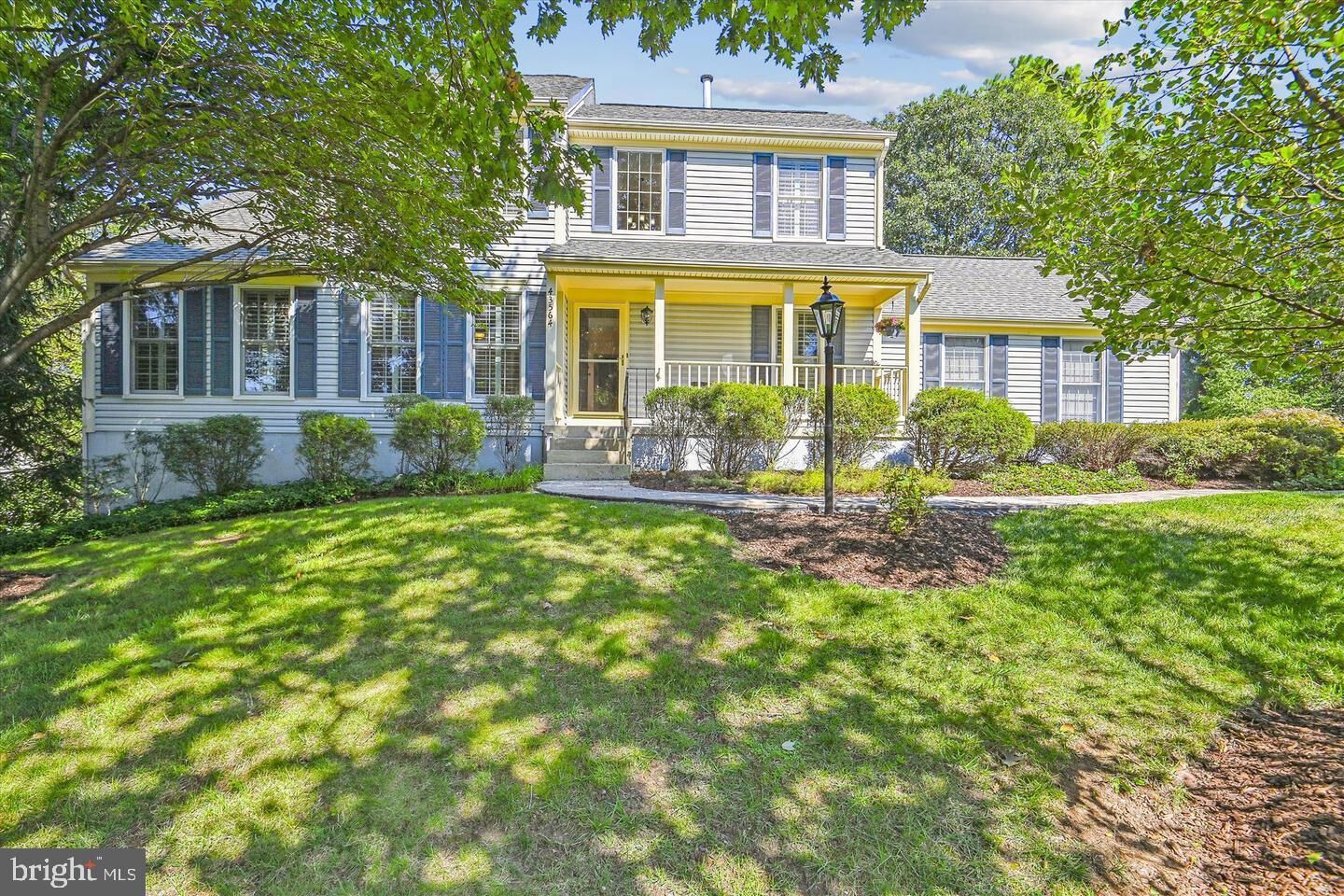 Property Photo: 43564 Golden Meadow VA 20147