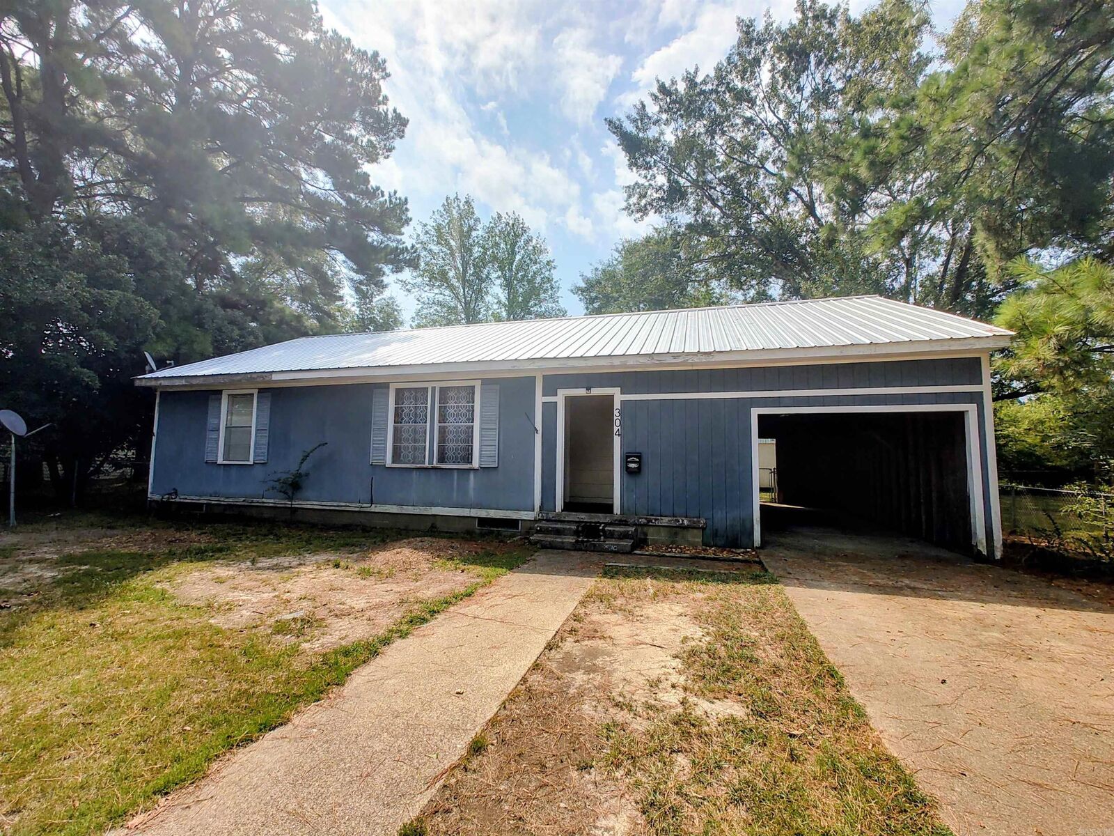Property Photo:  304 Ingram  AR 71701 