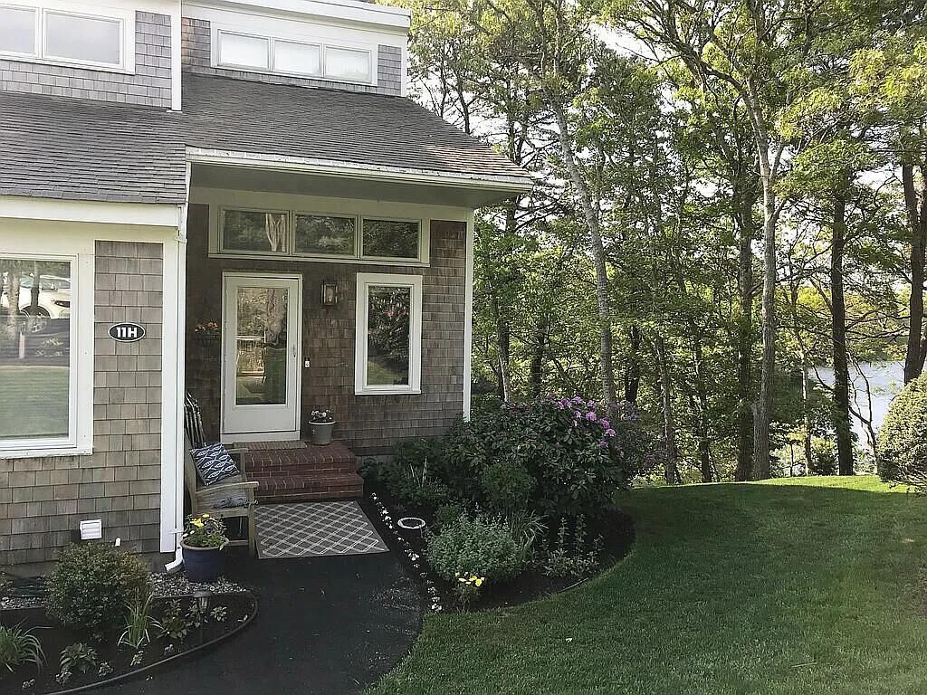 Property Photo: 11 Riverview Avenue H MA 02649