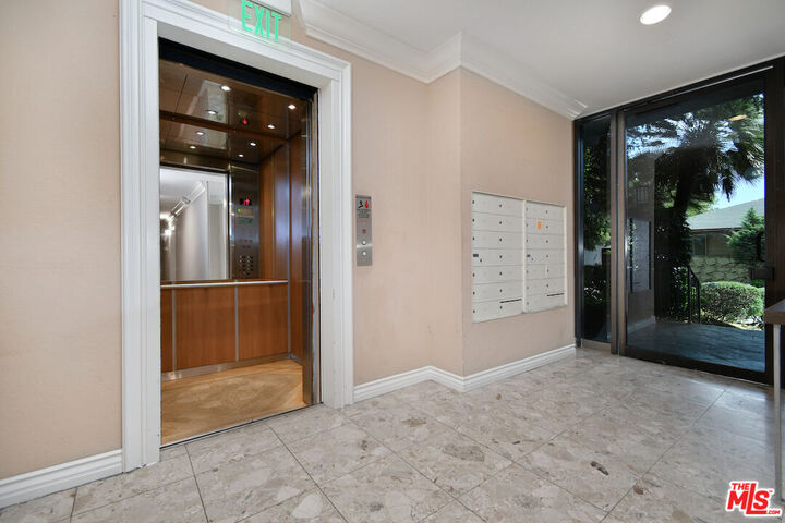 Property Photo:  2345 Roscomare Rd  CA 90077 