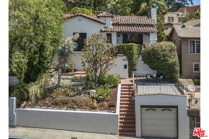 Property Photo: 6105 Mount Angelus Dr CA 90042