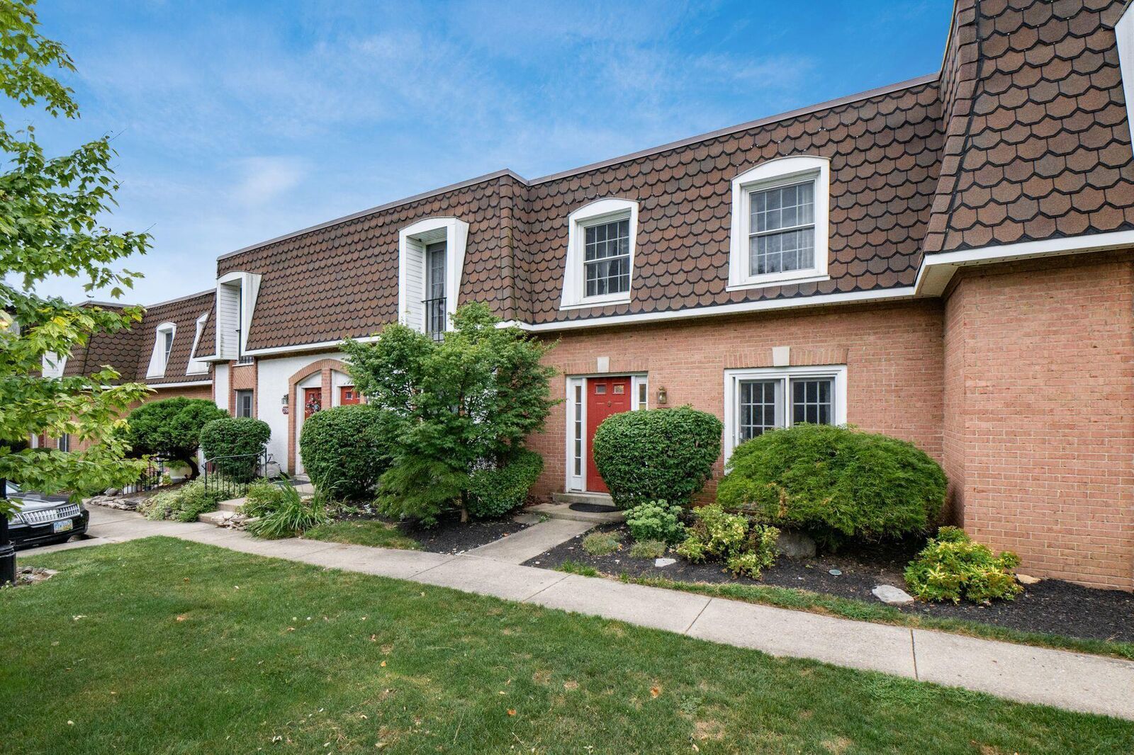 Property Photo:  2785 Chateau Circle  OH 43221 