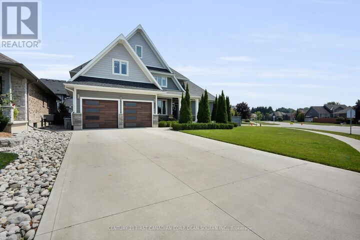 Photo de la propriété:  405 Darcy Drive  ON N7G 0A4 