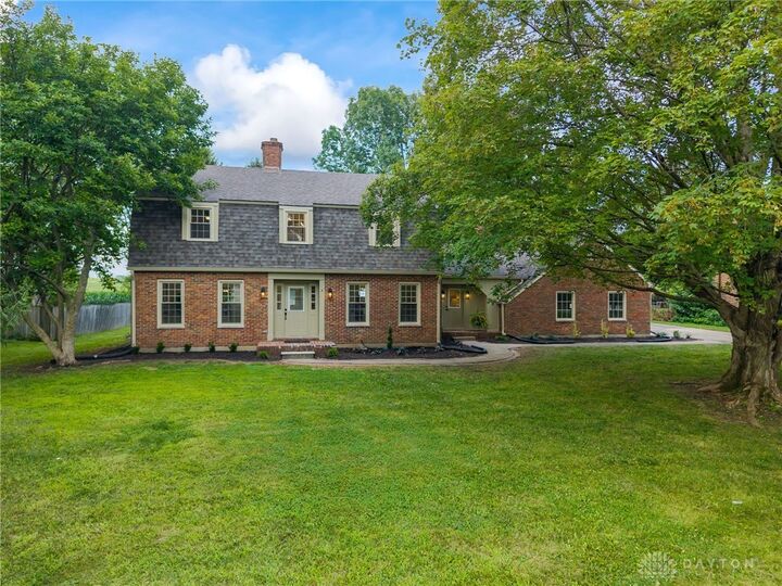 Property Photo: 3872 Greenbriar Drive OH 45324